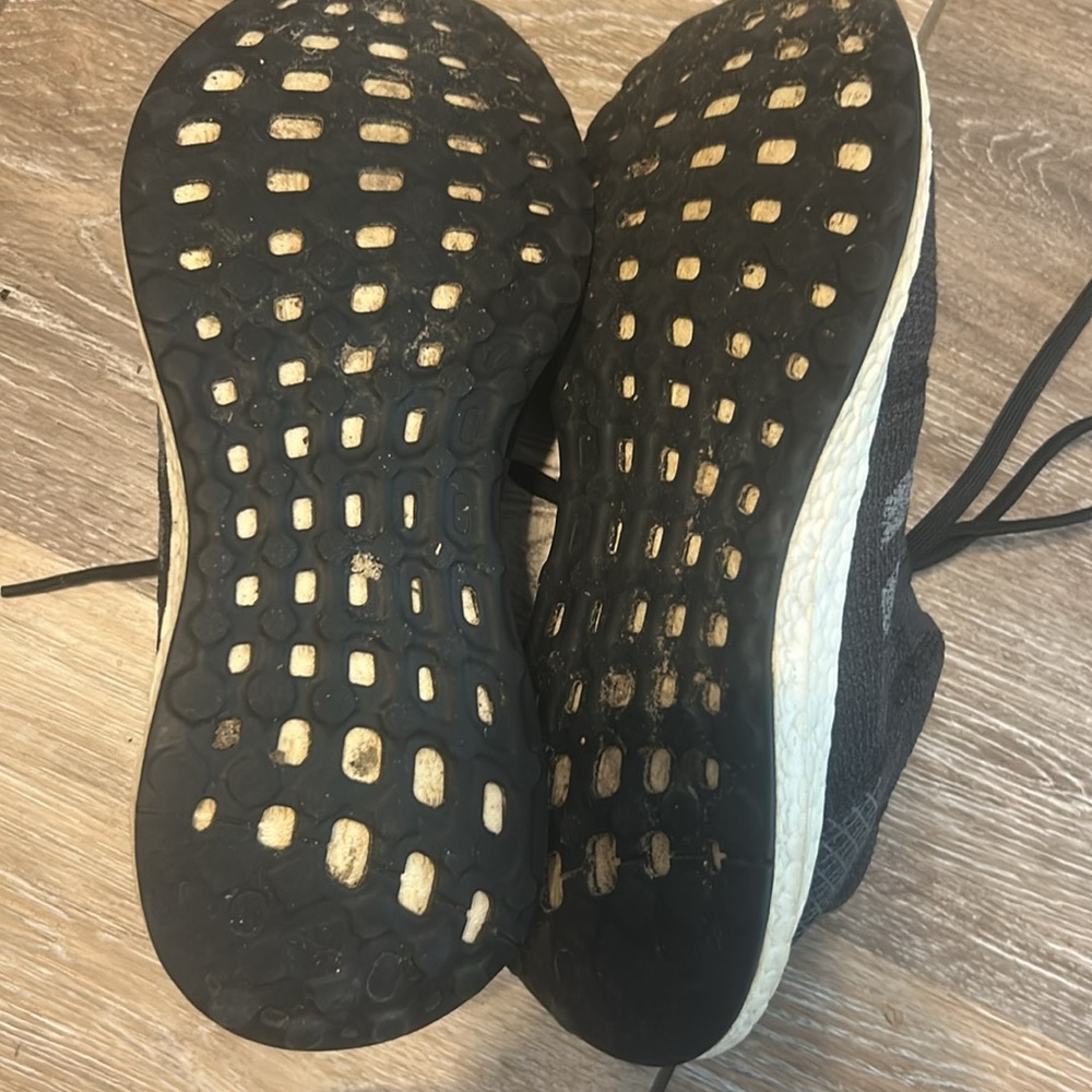 Adidas boys Black Running Shoes 💥 - Picture 5 of 5